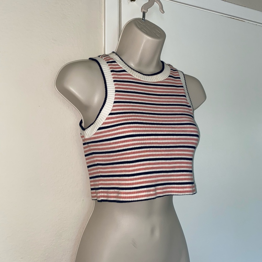 UNIF Crop - Picture 2 of 6